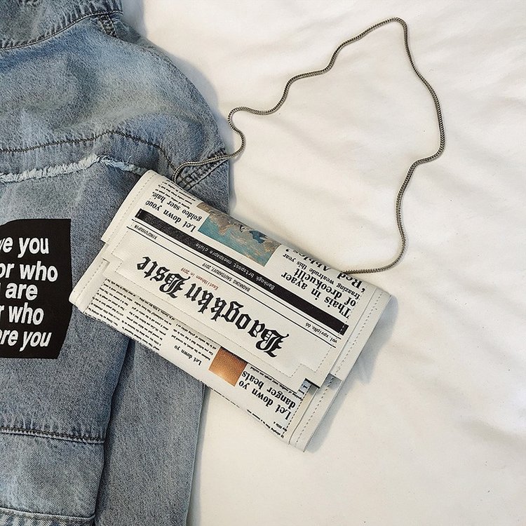 Newspapers modeling day clutch - Flap Bag Envelope ulasan dan harga
