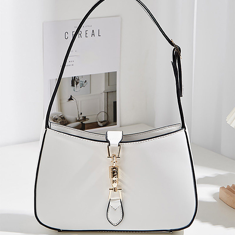 Trendy and Fashionable Crescen - Half Moon Crescent ulasan dan harga