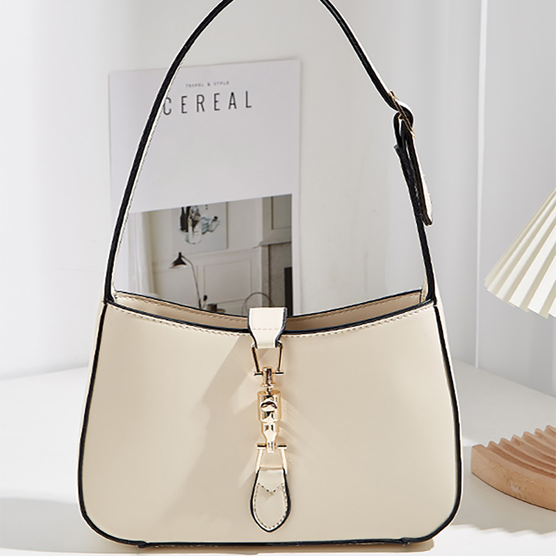 Trendy and Fashionable Crescen - Half Moon Crescent ulasan dan harga